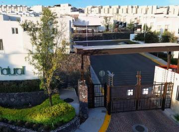 2abf74b06f48bdda3e4a51d2b199b4343b4a1ba3ac0335e09bfc05a449b99121 · Casa en Renta en Condominio Natura Zibatá Querétaro