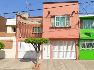 Casa de 2 habitaciones, Venustiano Carranza · Casa en Venta en Venustiano Carranza