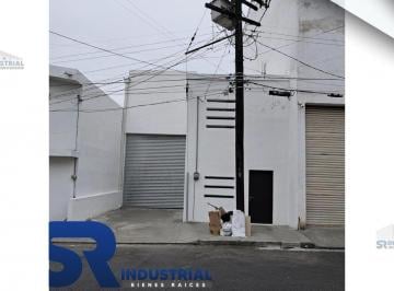 Bodega comercial · 235m² · 2 Estacionamientos · Bodega en Renta en Monterrey