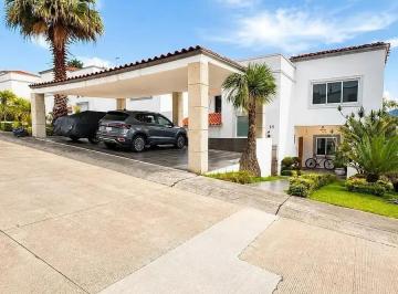 1 · Casa en Venta en Residencial Lago Esmeralda, Atizapán de Zaragoza, México
