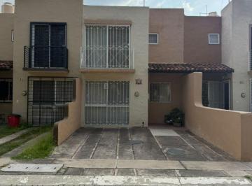 Casa en condominio de 3 habitaciones, Zapopan · Casa Amueblada en Renta en Fuente Mayor Oeste No. 170 en La Estrada
