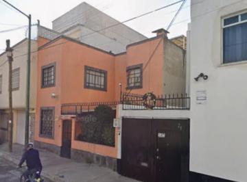Casa de 2 habitaciones, Venustiano Carranza · Casa en Venta en Venustiano Carranza
