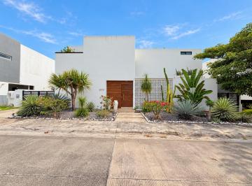 Casa · 365m² · 3 Recámaras · 3 Estacionamientos · Casa Nueva en Venta Punta Tiburon Marinas