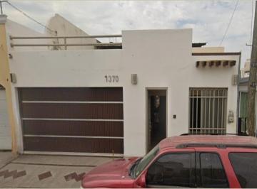 Casa de 3 habitaciones, Culiacán · Casa de 250 m² con 3 Recámaras en Venta en Las Quintas