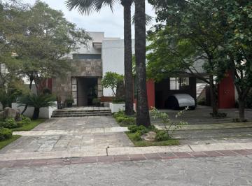 Casa de 6 habitaciones, Zapopan · Renta Casa Amueblada en Valle Real