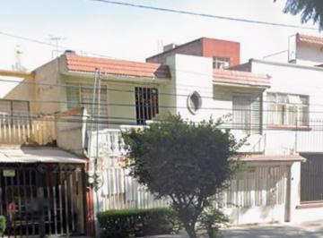Casa de 3 habitaciones, Venustiano Carranza · Casa en Venta en Venustiano Carranza