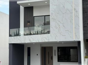 Casa · 246m² · 3 Recámaras · 2 Estacionamientos · Venta de Casa en La Antigua Cementera, Puebla, Tres Recamaras, Family Room con Baño Completo, Sala D