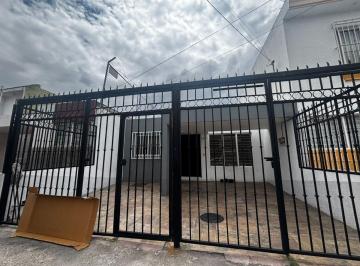 Casa de 3 habitaciones, Zapopan · Casa en Renta Colonia Las Aguilas