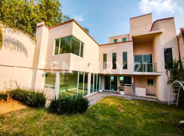 Casa · 411m² · 4 Recámaras · 5 Estacionamientos · Renta Casa Remodelada Satelite Naucalpan 11243