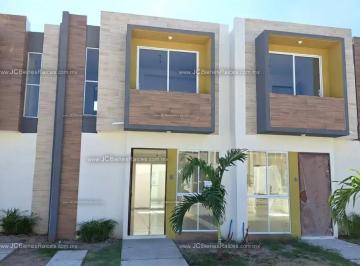 1 · Oportunidad de Casa con Jardín y Espacio Para Clóset. Ideal Para Tu Familia.