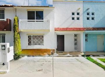 1 · Casa en Venta a Precio Remate en Corregidora Orr20