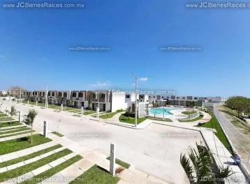 1 · ¡Casa con Alberca y Acceso Controlado! Cerca de Boca del Río. ¡Fovissste Sí!