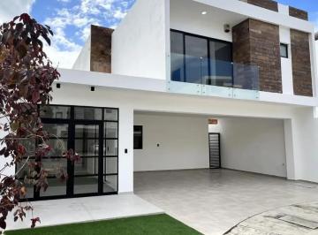 1 · Casa en Venta en Fraccionamiento de La Riviera Veracruzana