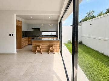 1 · Casa con Jardin + Recamara en Planta Baja