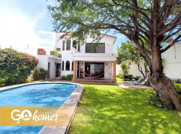 Casa de 3 habitaciones, Tequisquiapan · Casa en Renta en Tequisquiapan, Alberca, Jardin, Amueblada