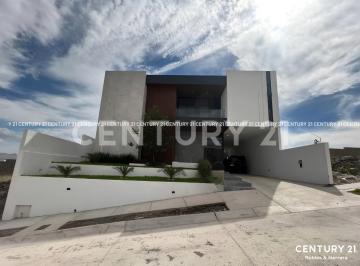 Casa · 420m² · 4 Recámaras · 3 Estacionamientos · Casa Nueva en Venta, Fracc. Vistas de San Charbel, Chih.