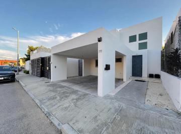 Casa de 2 habitaciones, Mérida · Casa Recién Remodelada en Altabrisa | 2 Habitaciones + Jardín