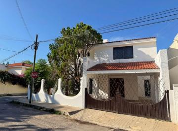 Casa en Renta de 3 habitaciones Mérida · Casa de 3 Habitaciones con Excelente Ubicación a 1 Cuadra de Cámara de Comercio