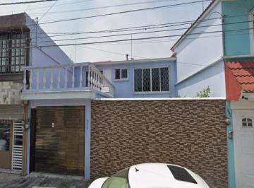 Casa de 4 habitaciones, Orizaba · Casa de 101 m² con 4 Recámaras en Venta en Orizaba