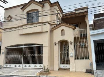 Casa de 3 habitaciones, Monterrey · Amplia Casa en Venta en Colina de San Jeronimo