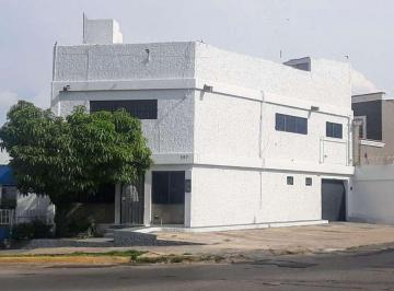Edificio · 313m² · 5 Estacionamientos · Edificio en Venta o Renta en Av de Los Maestros