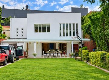 Casa de 5 habitaciones, Miguel Hidalgo · Casa en Venta en Lomas de Chapultepec, con Amplio Jardín y Acabados Modernos