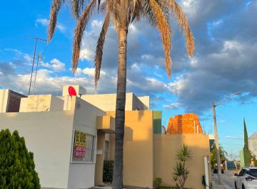 Casa en condominio de 2 habitaciones, Jesús María · En Venta Casa en Paso de Argenta
