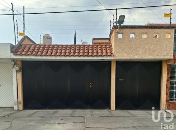 Casa · 188m² · 3 Recámaras · 3 Estacionamientos · Se Vende Bonita Casa en Cd. Azteca, Ecatepec de Morelos