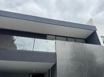 Casa · 367m² · 5 Recámaras · Se Vende Casa