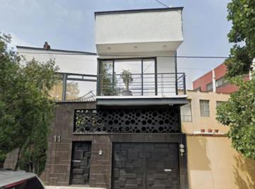 Casa de 4 habitaciones, Venustiano Carranza · Casa en Venta en Venustiano Carranza