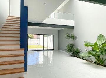 Casa · 352m² · 3 Recámaras · Casa en Renta en La Privada Jurica