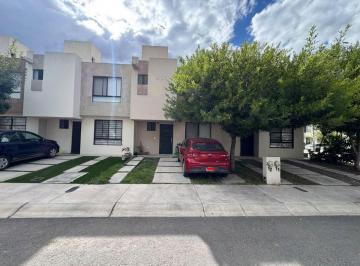 Casa de 3 habitaciones, El Marqués · Rincones del Marques, Casa de 3 Recamaras 3 Baños 2 Estacionamientos