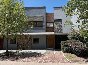 5c9c96183849fc67438669ff43a4351c26015250c81ba65ace29f6228469e90d · Casa en Renta en Altozano Querétaro 3 Recamaras