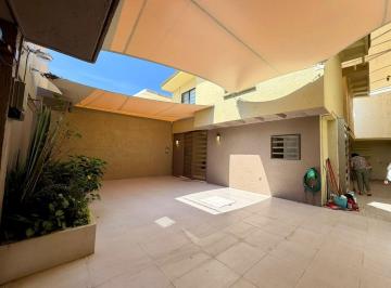Casa de 4 habitaciones, Cuernavaca · ~ Casa en Privada con Portón Eléctrico en Lomas de Cortés ~
