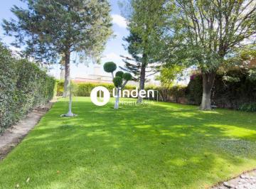 Casa · 290m² · Terreno en Venta en Zona Santa Cruz Buenavista, Puebla