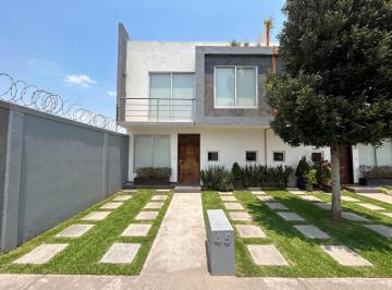 Casa en condominio · 131m² · 3 Recámaras · 2 Estacionamientos · Casa en Venta en San Mateo Atenco; Espacio II en Esquina con Terreno Excedente y Roof Garden