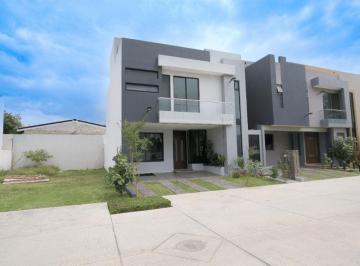 Casa de 3 habitaciones, Zapopan · Casa en Venta, Jardin Real, Zapopan, Jalisco