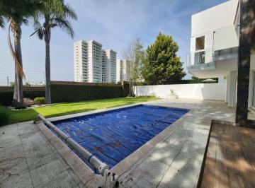 a80aa87a0128f20af8ed8d42e4ccc97a28ab789c417e12ca94e04b47de8bd85c · Casa con Alberca en Renta en La Vista Country Club