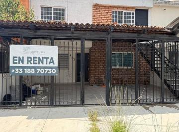 Casa de 2 habitaciones, Zapopan · Casa en Renta, Muy Amplia de 2 Recamaras con Baño Cada Uno, Jardines del Sol