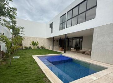 Casa de 4 habitaciones, Mérida · Casa de Lujo de 4 Recamaras, Dentro de Privada Residencial en Zona Country.