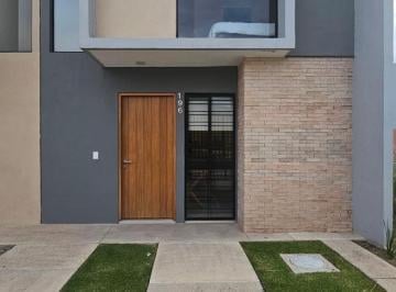Casa · 102m² · 3 Recámaras · 2 Estacionamientos · Casa en Venta en Parques del Bosque Tlaquepaque