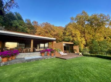 Casa en condominio · 938m² · 6 Recámaras · 6 Estacionamientos · Renta Casa con Hermosa Vista Valle de Bravo