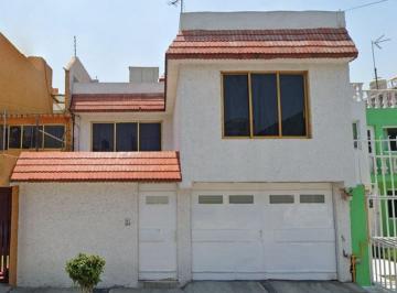 Casa de 4 habitaciones, Gustavo A. Madero · Casa de 192 m² con 4 Recámaras en Venta en Gustavo A. Madero