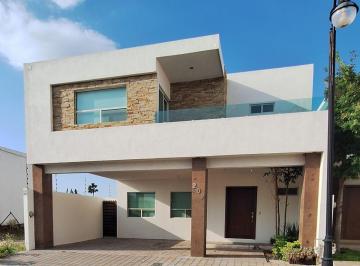Casa de 3 habitaciones, Arteaga · Casa en Renta Privanzas Monaco