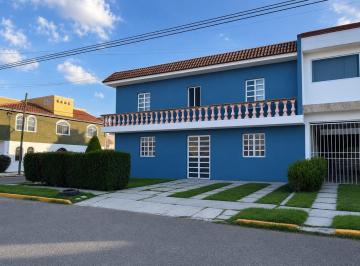 Casa · 234m² · 6 Recámaras · 2 Estacionamientos · Casa en Venta en El Fraccionamiento Camino Real - (4)