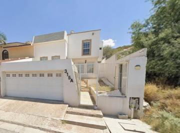 Casa de 4 habitaciones, Gómez Palacio · Hermosa y Amplia Propiedad en Durango*