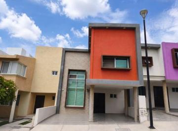 Casa en condominio 112m² Venta Condominio Amstel · Tejeda Casa de Tres Recámaras y Área de T. V en Av Amsterdam