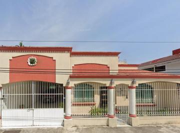 Casa de 4 habitaciones, Comalcalco · Venta de Casa en Fraccionamiento Las Rosas en Comacalco Tabasco