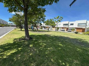 Casa · 170m² · 3 Recámaras · 2 Estacionamientos · Casa en Renta Ameublada Valle de Juriquilla Privada Alenas Queretaro