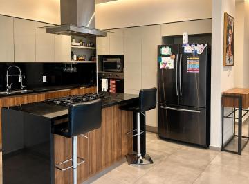 Casa en condominio · 300m² · 3 Recámaras · 3 Estacionamientos · Casa en Condominio en Renta